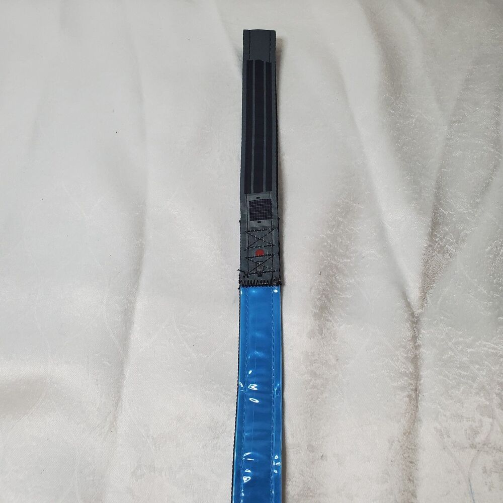 Disney Star Wars Metallic Blue Lightsaber Dog Leash Pet Lead 4 ft 20-90 lb - Picture 3 of 4